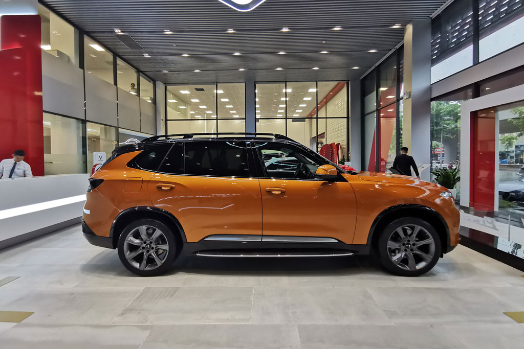 Cận cảnh VinFast President vừa trình làng, giá 4,6 tỷ đồng