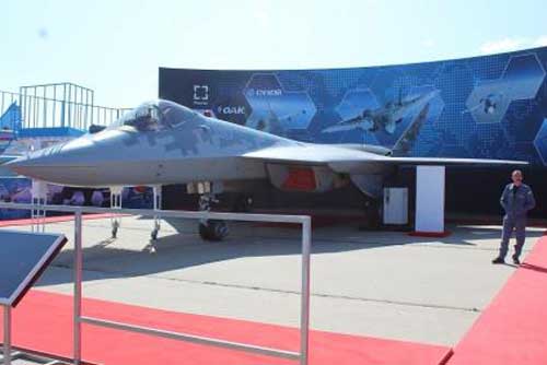 Su-57 không bị lộ như F-22 khi đậu tại căn cứ