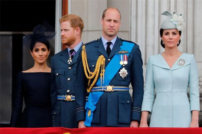 Vợ chồng Harry - Meghan và Wiliam - Kate trên ban công Điện Buckingham hồi tháng 7/2018. Ảnh: AFP.