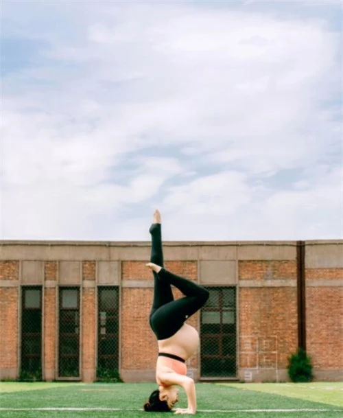 Mỹ nhân phim Nữ quyền bế bầu tập yoga - 14