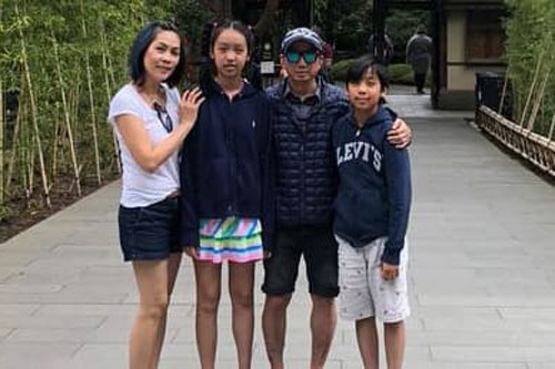 Trường Vũ hiếm hoi đăng ảnh cả gia đình, cô con gái 'rượu' gây chú ý vì chiều cao vượt cả bố