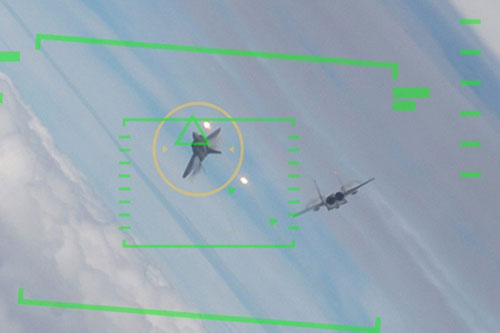 Lời thách thức từ phi công điện tử