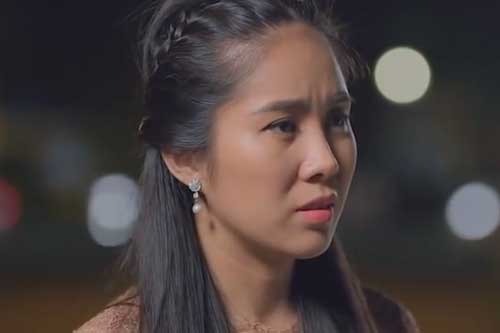 Sau chuyến đi du lịch, chồng ngày nào cũng thập thò bên khung cửa sổ, khi biết nguyên do tôi đã "khóc thét"