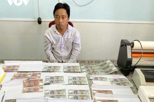 Cần Thơ: Bắt tạm giam hai bị can sản xuất tiền giả