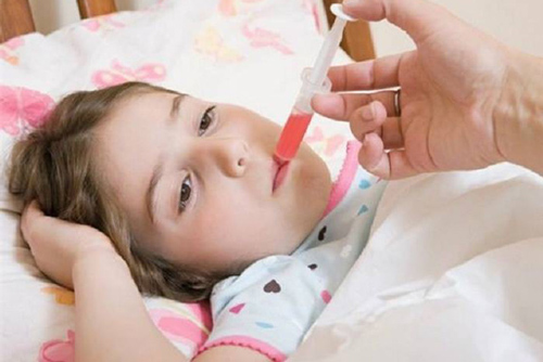 Sốt co giật ở trẻ có làm ảnh hưởng não?