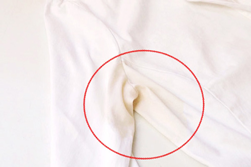 Mẹo tẩy vết mực trên quần áo khiến ai cũng phải trầm trồ