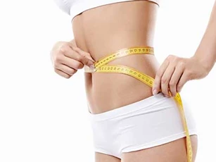 Uống một cốc nước này mỗi tối mỡ bụng dày đến mấy cũng biến mất nhanh chóng