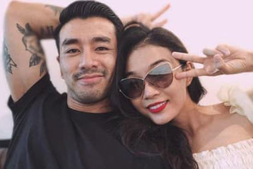 Em gái Á hậu Hoàng Thùy đăng ảnh tình tứ bên bạn trai Việt kiều 'cực phẩm'