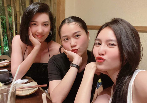 Lâm Vỹ Dạ đón sinh nhật muộn bên Thúy Ngân, Lan Ngọc