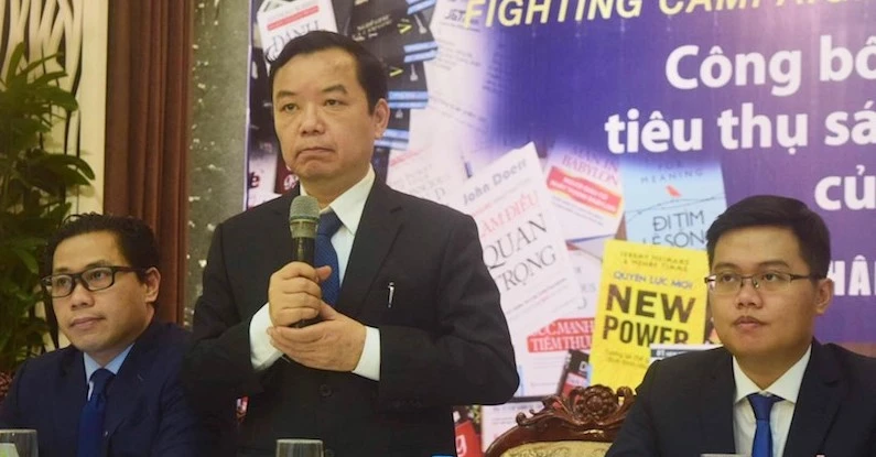 ông Nguyễn Văn Phước - Giám đốc Công ty TNHH Văn hóa Sáng tạo First News - Trí Việt trao đổi với báo giới.