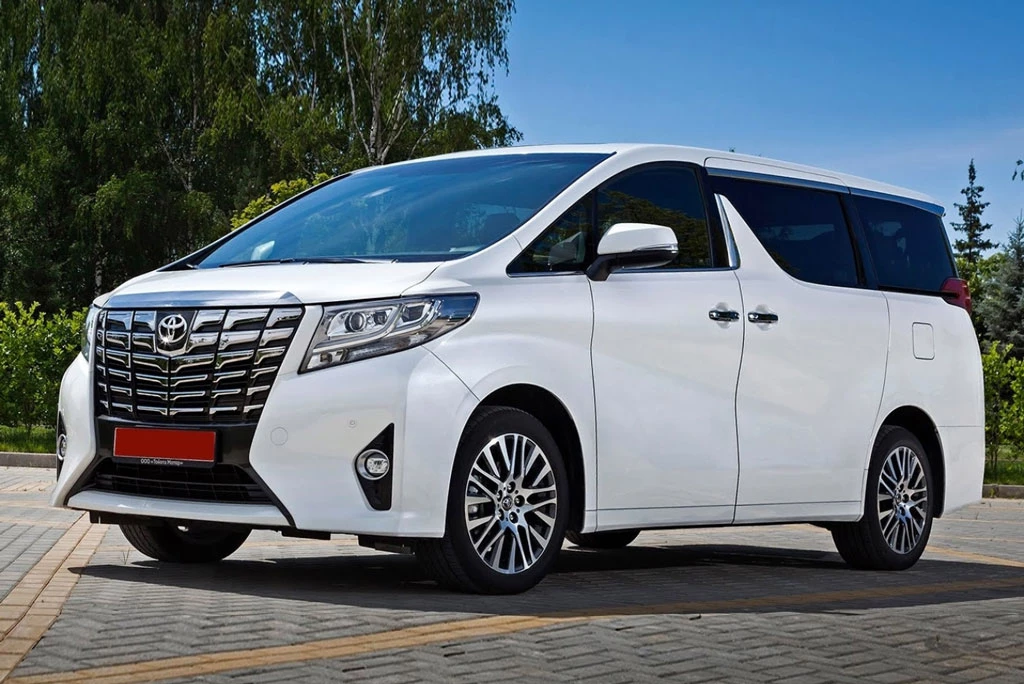 3. Toyota Alphard (doanh số: 51.859 chiếc).