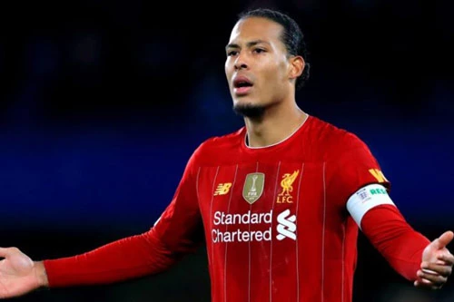 Trung vệ: Virgil van Dijk (Liverpool).