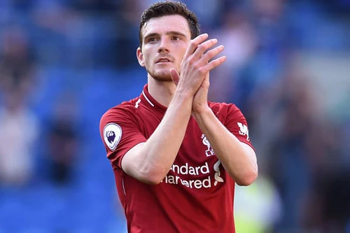 Hậu vệ trái: Andrew Robertson (Liverpool). Hậu vệ trái: Andrew Robertson (Liverpool).