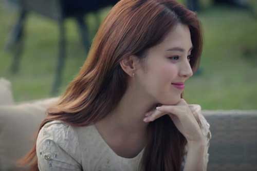 Cậu bạn thân buột miệng khen vợ tôi, cô ấy còn trơ trẽn tung hứng, nhưng tôi sửng sốt nhất là câu nói lạnh lùng sau đó