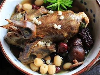 Mách bạn 2 món ăn có tác dụng an thần, chữa mất ngủ cực hiệu quả - Ảnh 3 Món chim cút hầm đậu đỏ rất giàu dinh dưỡng và tốt cho hệ thần kinh