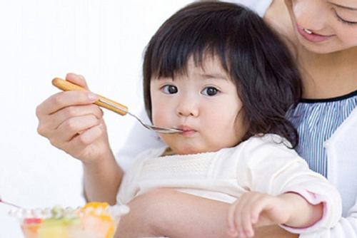 Bí quyết cho bé ăn dặm nhàn tênh, nuôi con mau lớn