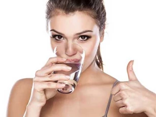 4 sai lầm kinh điển trong uống nước mà ai cũng mắc phải khiến cơ thể rước bệnh, nhất là điều thứ 2