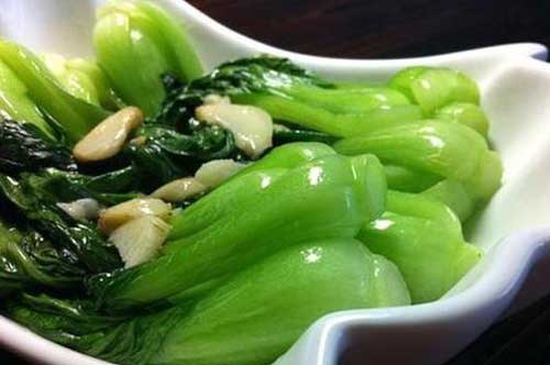 Chỉ cần nhớ 3 điều này, rau xào luôn xanh mướt mắt, giòn ngon