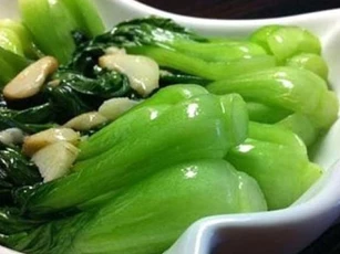 Chỉ cần nhớ 3 điều này, rau xào luôn xanh mướt mắt, giòn ngon