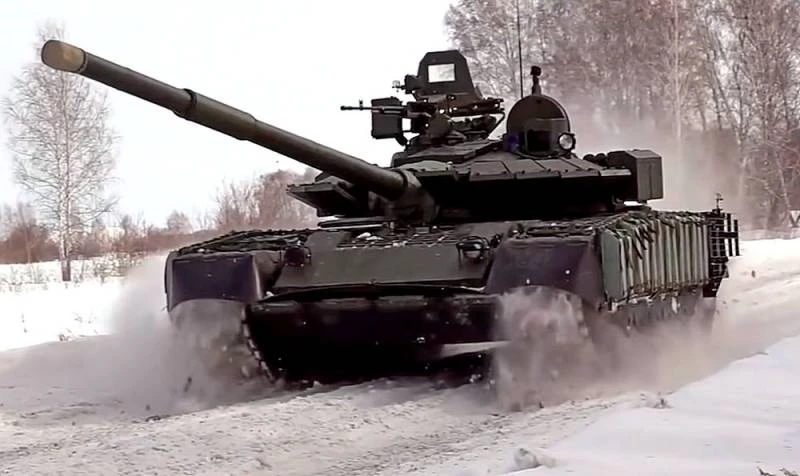Xe tăng chiến đấu chủ lực T-80BVM của Nga. Ảnh: TASS.
