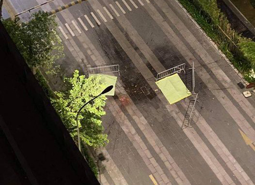 Đôi nam nữ nhảy từ tầng 35 xuống đường ở Hà Nội, để lại mảnh giấy 'We are not die'