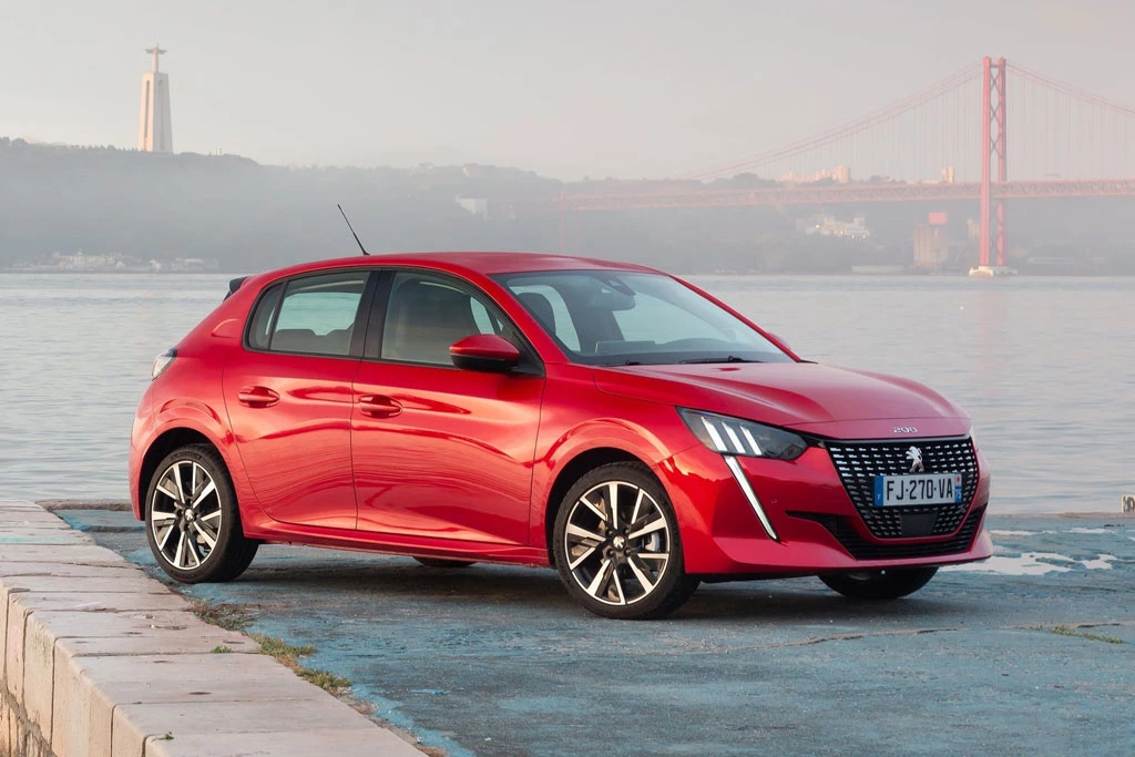 6. Peugeot 208 (doanh số: 98.712 chiếc).