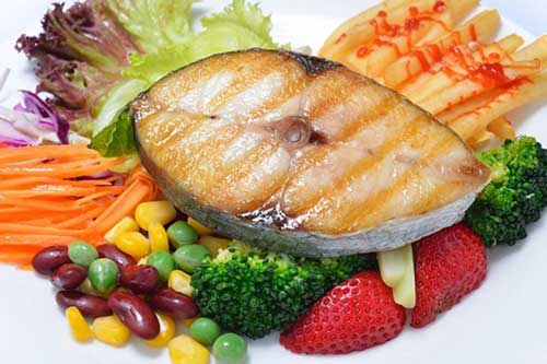 Những thói quen ăn cá có thể gây hại cho sức khỏe, nhất là điều thứ 2