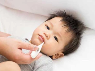 Trẻ bị sốt: 4 trường hợp cha mẹ cần đưa bé đến bệnh viện ngay lập tức