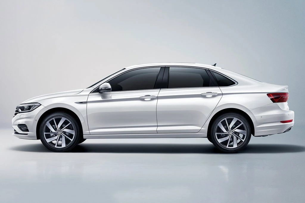 8. Volkswagen Sagitar (doanh số: 117.896 chiếc).