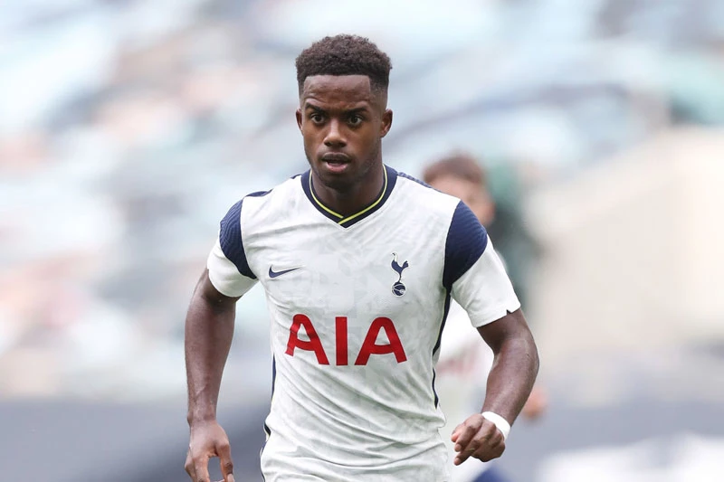 9. Ryan Sessegnon (Tottenham mua từ Fulham, 2019, 25 triệu bảng).