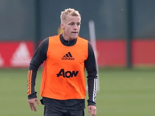Tân binh M.U khiến Solskjaer say đắm vì... một cú húc đầu