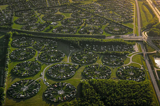 Ngôi làng có kiến trúc như của người ngoài hành tinh ở Đan Mạch