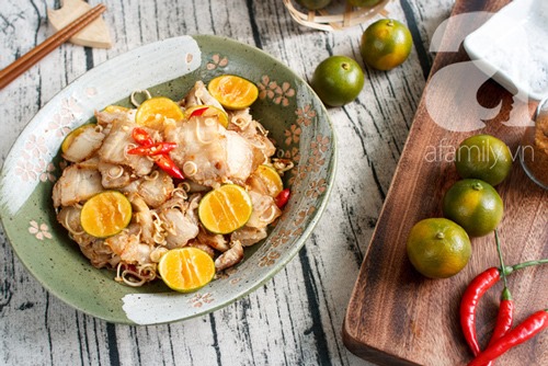 'Giải ngấy' với món thịt ba chỉ lắc quất chua ngọt