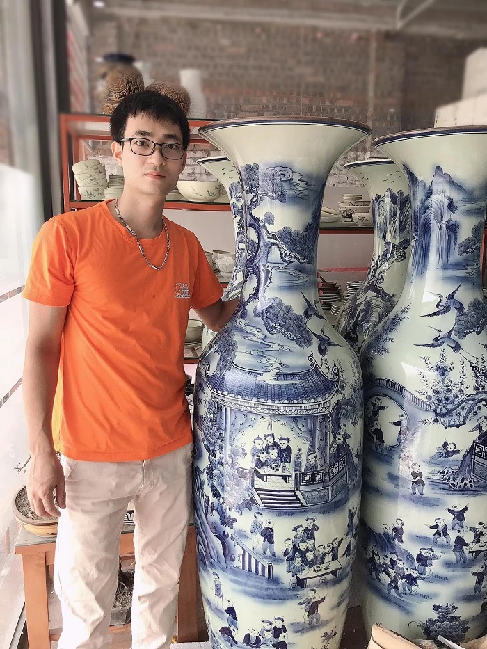 Anh Huy luôn mong muốn sản phẩm gốm sứ Bát Tràng sẽ có sự đột phá phát triển mang tầm vóc lớn lao hơn và có một chỗ đứng nhất định trên thị trường quốc tế.