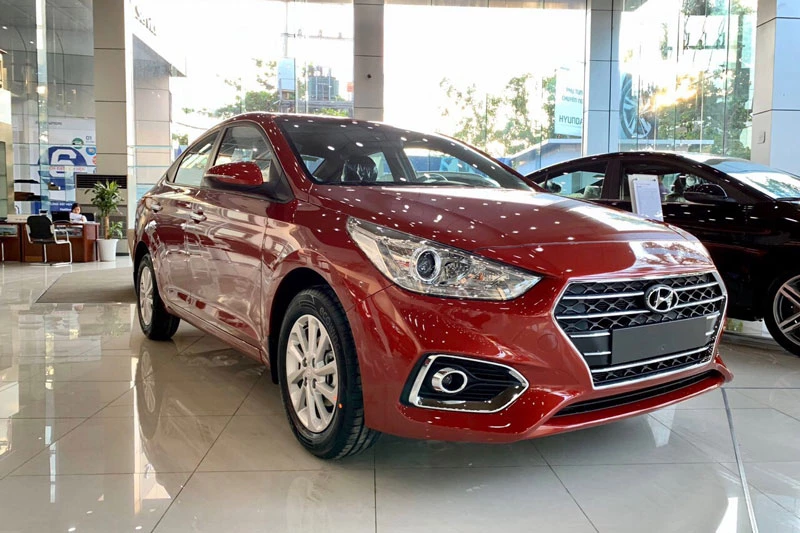 2. Hyundai Accent (doanh số: 1.393 chiếc).