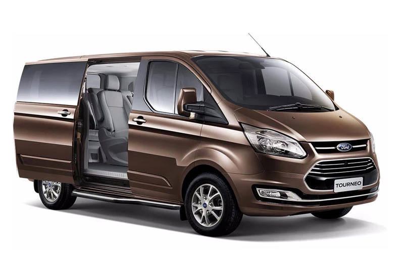 4. Ford Tourneo (doanh số: 20 chiếc).