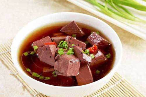 3 nhóm người không nên ăn tiết lợn, thèm đến mấy cũng chớ dại động đũa