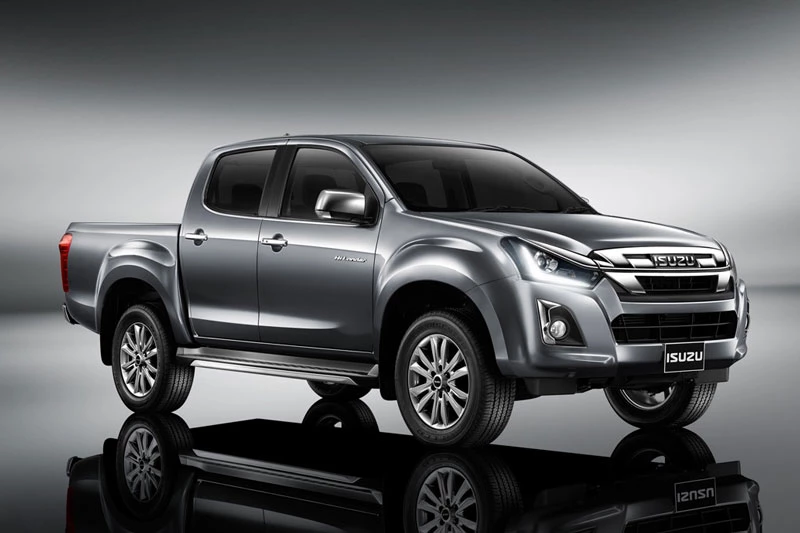 6. Isuzu D-Max (doanh số: 21 chiếc).