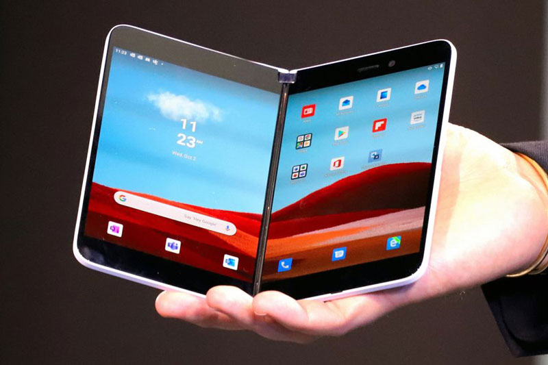 Trên tay Microsoft Surface Duo tại Việt Nam