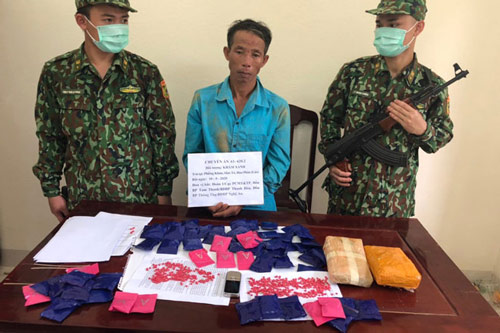 Thanh Hóa: Bắt đối tượng vận chuyển 12.000 viên ma túy qua biên giới