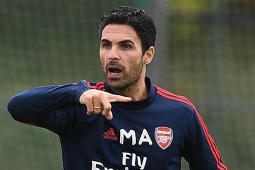 Arsenal giao quyền ngang Wenger cho Arteta