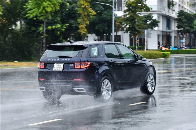 Land Rover Discovery Sport anh 30