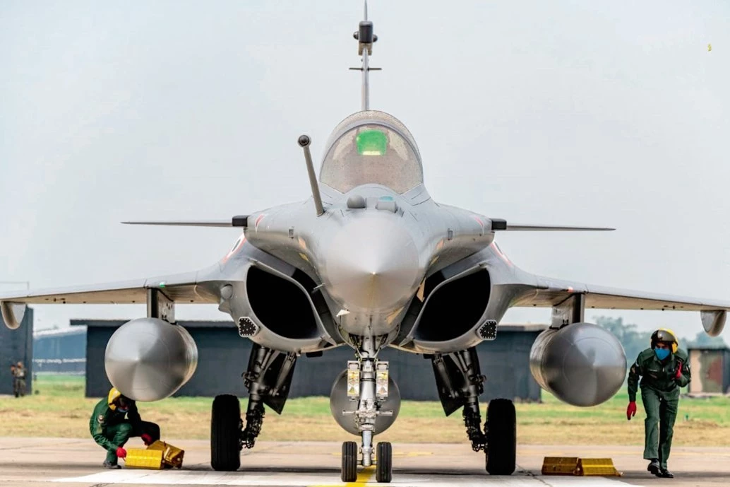 Tiêm kích đa năng Rafale đã chính thức phục vụ trong Không quân Ấn Độ. Ảnh: Janes Defense.