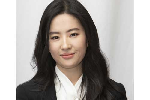 Ngã ngửa trước nhan sắc thật của ‘thần tiên tỷ tỷ’ Lưu Diệc Phi