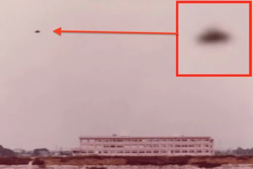 Vật thể bay không xác định ghi lại bằng máy ảnh thường tại Nhật Bản vào năm 1977.