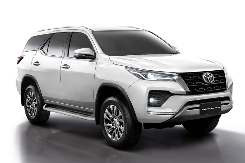 Đại lý nhận đặt cọc Toyota Fortuner 2021, giao xe trong tháng 9