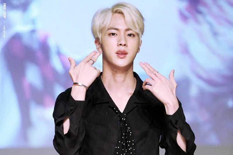 Top những nam idol có vầng trán sáng láng, đẹp nhất Kpop