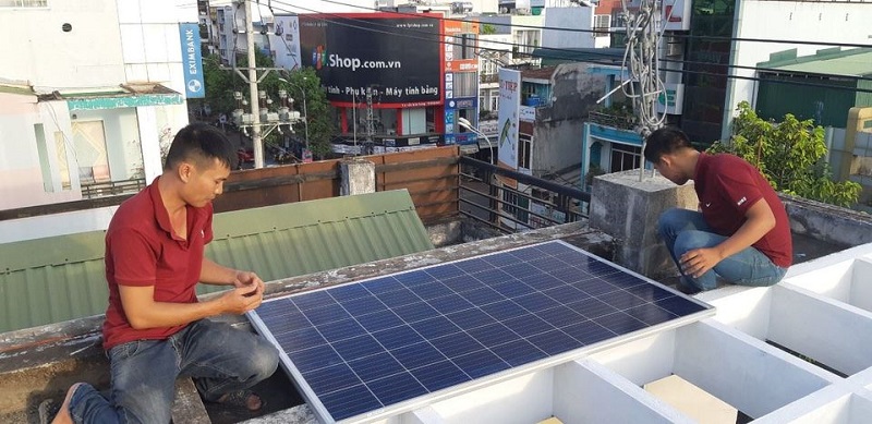 Lắp đặt hệ thống điện mặt trời mái nhà ở Đắk Lắk.