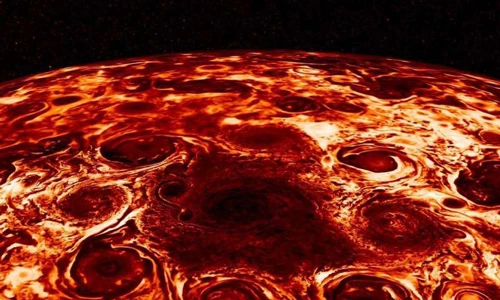 Miếng pizza khổng lồ trên sao Mộc thực chất là hình ảnh những cơn lốc xoáy dữ dội trên hành tinh này
