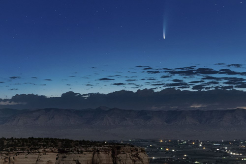 Sao chổi sáng nhất 23 năm thống trị màn đêm thế giới